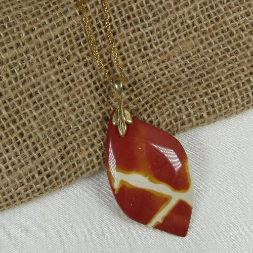 Best necklaces and pendants with emerald gemstones for a rich, sophisticated design-Mookaite Gemstone Pendant Necklace