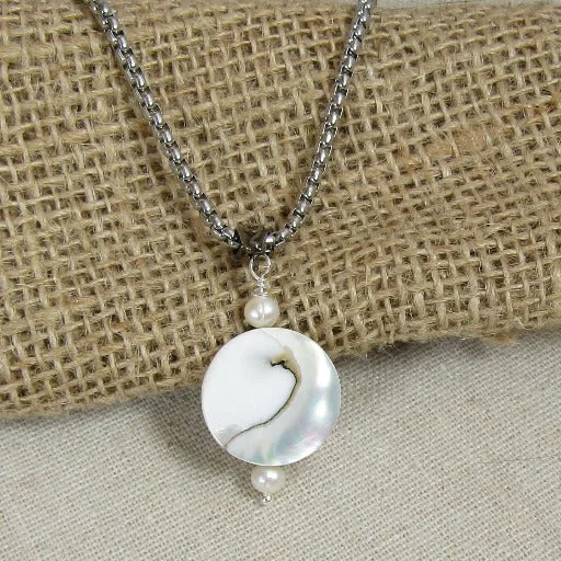 Necklaces and pendants with celestial starburst designs for a radiant look-Natural Mother-of-pearl Pendant Necklace