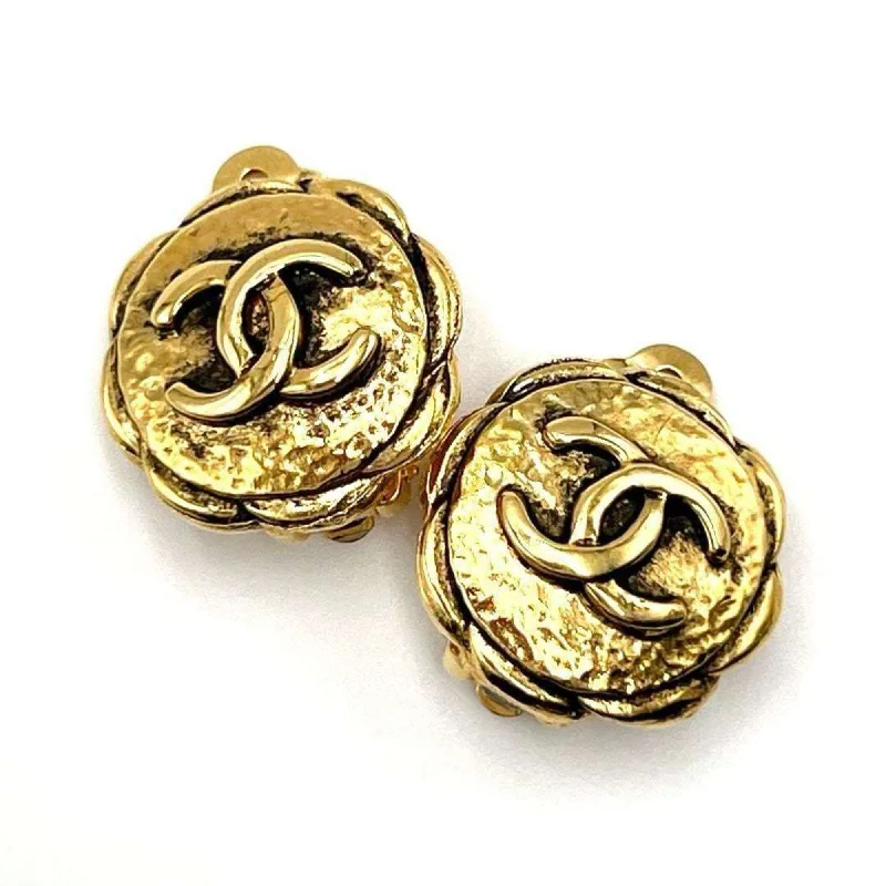 Heart Shaped Drop Earrings for Love -Chanel Metal Clip Earrings (Pre-Owned)