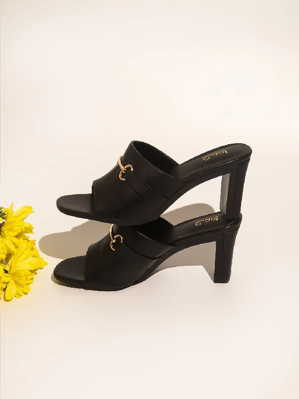 Comfortable sandals for women with elastic straps and lightweight construction for ease-Women Black Solid Buckle Detail Block Heels