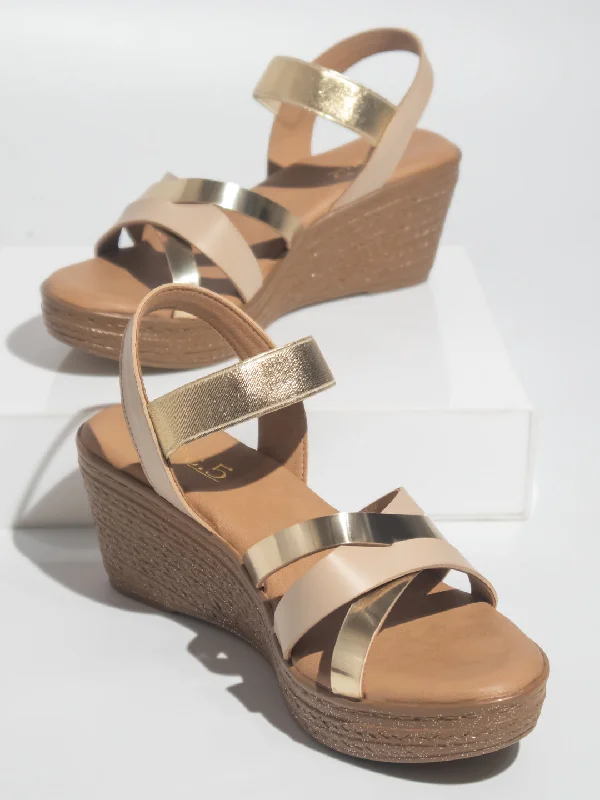 Casual sandals for women with flat soles and classic leather straps for style-Women Beige Striped Wedge Heels