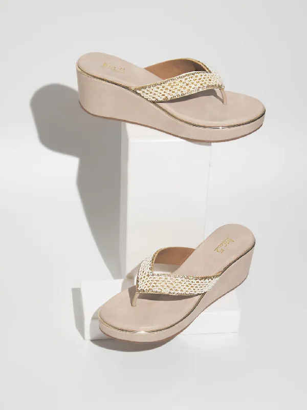 Trendy sandals for women with thong design and cushioned footbed for comfort-Women Beige Embellished Ethnic Wedge Heels