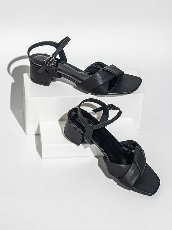 Elegant sandals for evening wear with rhinestone embellishments and soft leather-Women Black Solid Knot Detail Block Heels