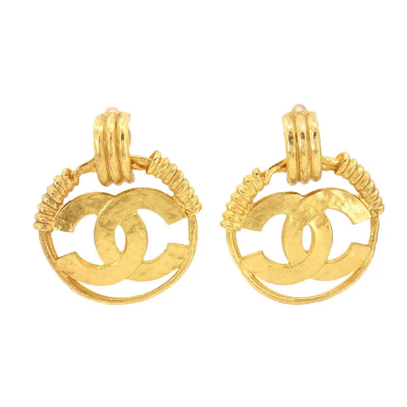 Drop Earrings for Bridesmaids Look -Chanel  Clip Earrings (Pre-Owned)