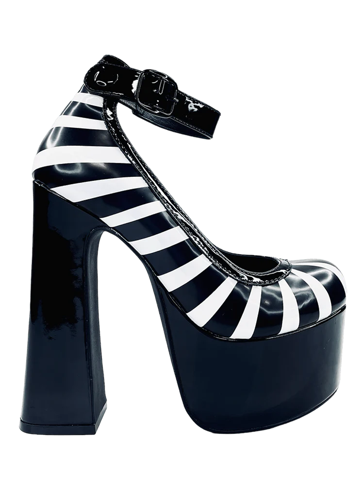 Comfortable sandals for men with breathable straps and durable slip-resistant soles-FRIGHT BLACK/WHITE PLATFORM HEELS