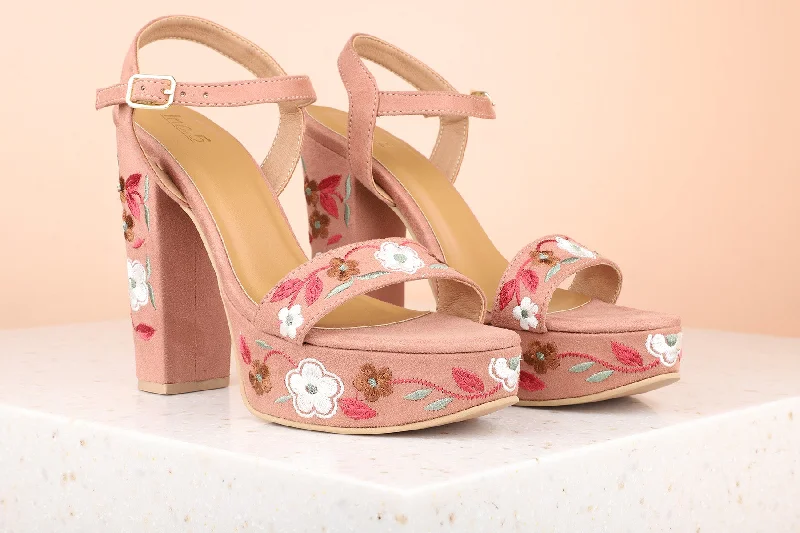 Comfortable sandals for women with Velcro straps and cushioned sole for everyday wear-Women Peach Embellished Platform Heels