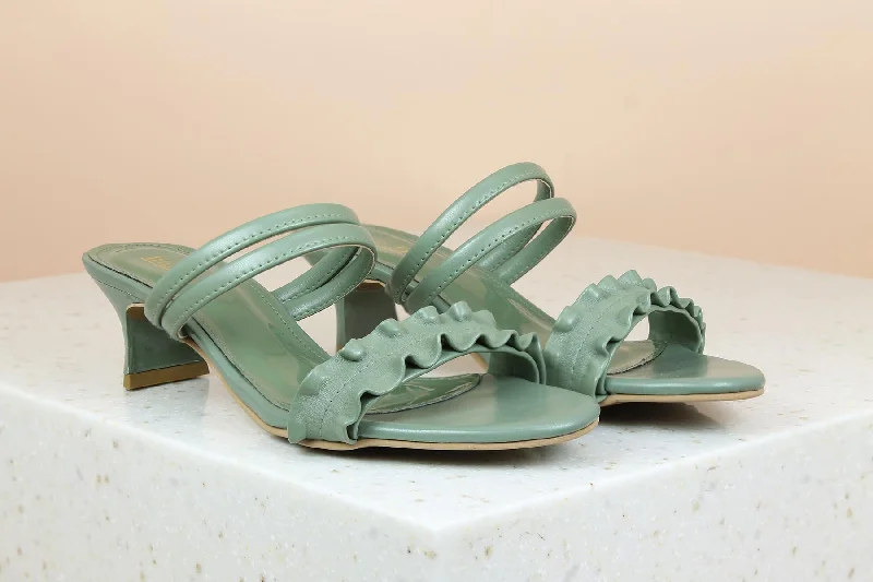 Trendy sandals for men with fabric straps and casual design for laid-back style-Women Green Solid Block Heels