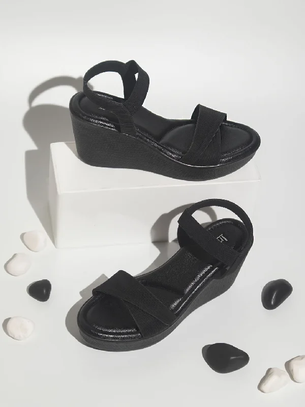 Stylish sandals for men with leather straps and trendy buckle design for versatile looks-Women Black Wedge Heels