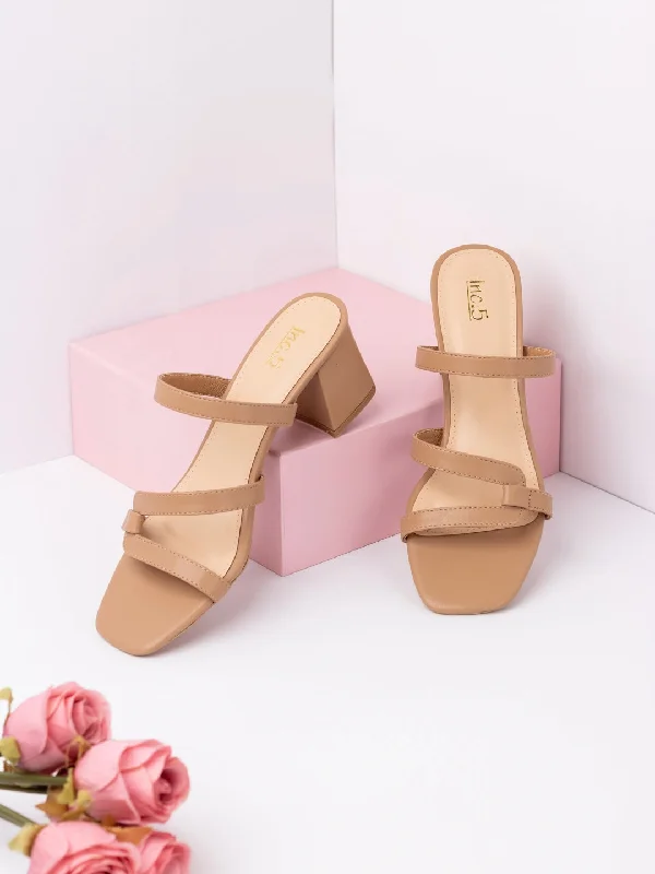 Casual sandals for women with bohemian-style straps and flat sole for comfort-Womens Beige Solid Square Toe Party Wear Block Heels Sandals