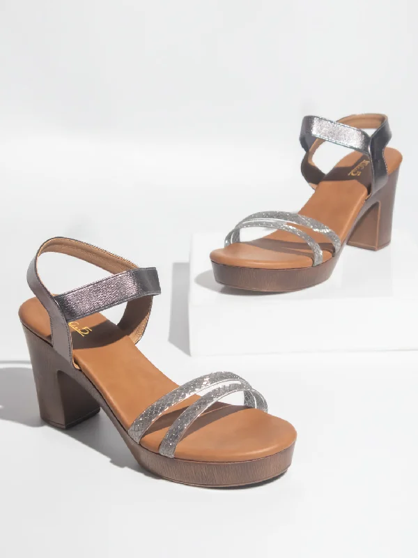 Casual sandals for women with arch support and lightweight construction-Women Pewter Textured Platform Heels