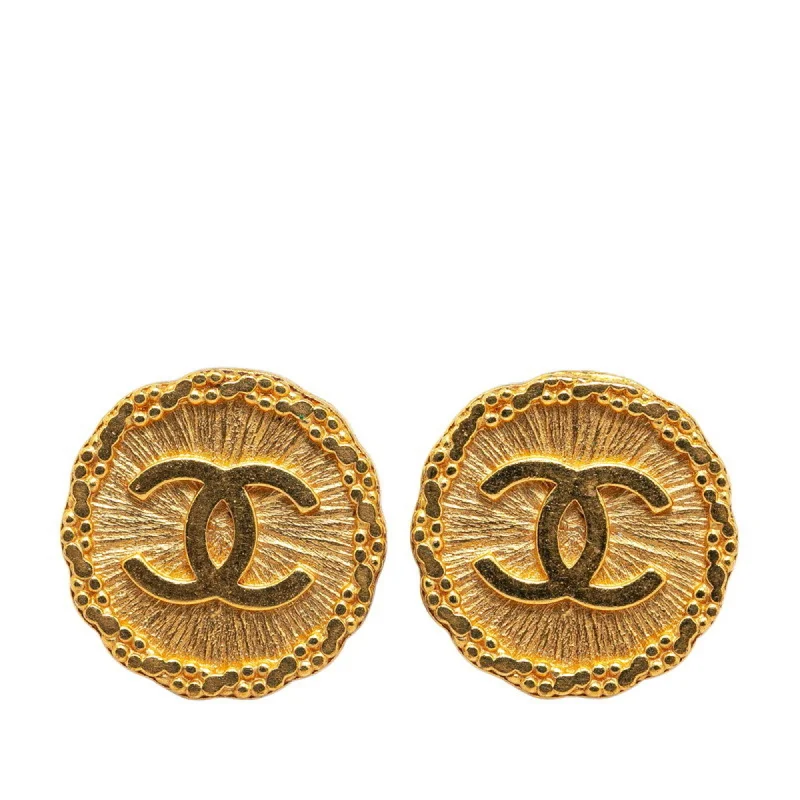 Drop Earrings for Yoga Session -Chanel  Clip Earrings (Pre-Owned)