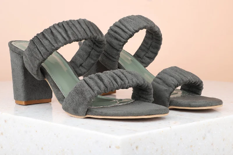 Casual sandals for women with bohemian-style straps and flat sole for comfort-Women Green Textured Block Heels