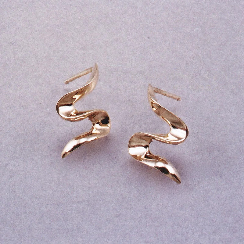 Hoop earrings with spiral designs for a dynamic and fluid look-Moiré Earrings